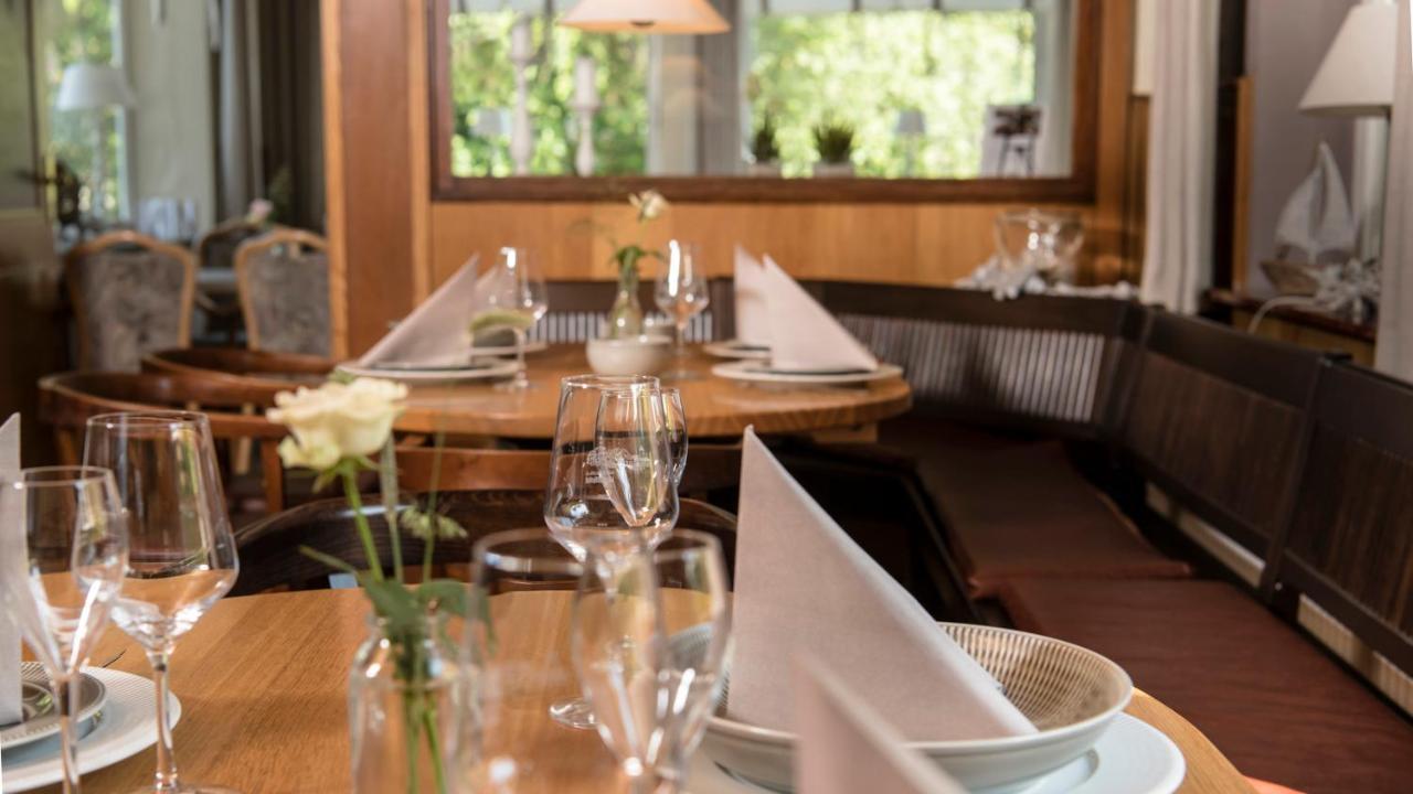 Kirchspielkrug Landhotel & Restaurant Westerhever Exteriör bild