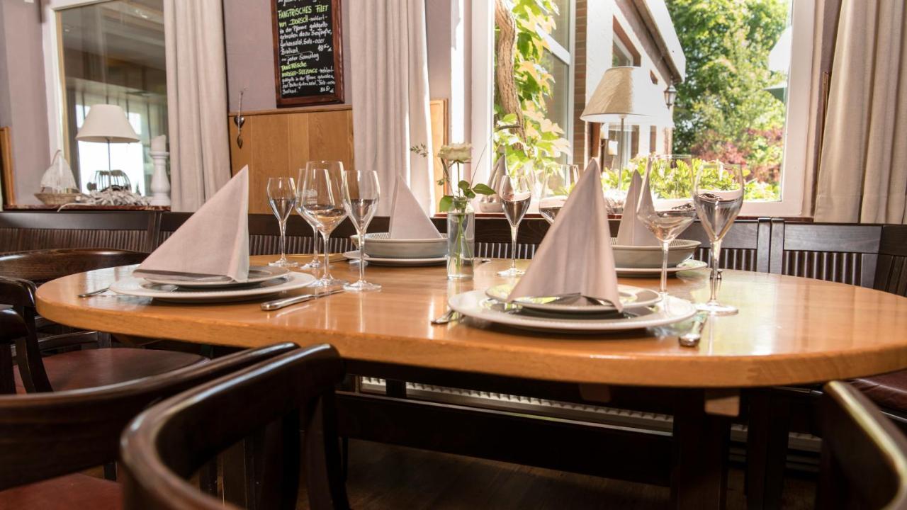 Kirchspielkrug Landhotel & Restaurant Westerhever Exteriör bild